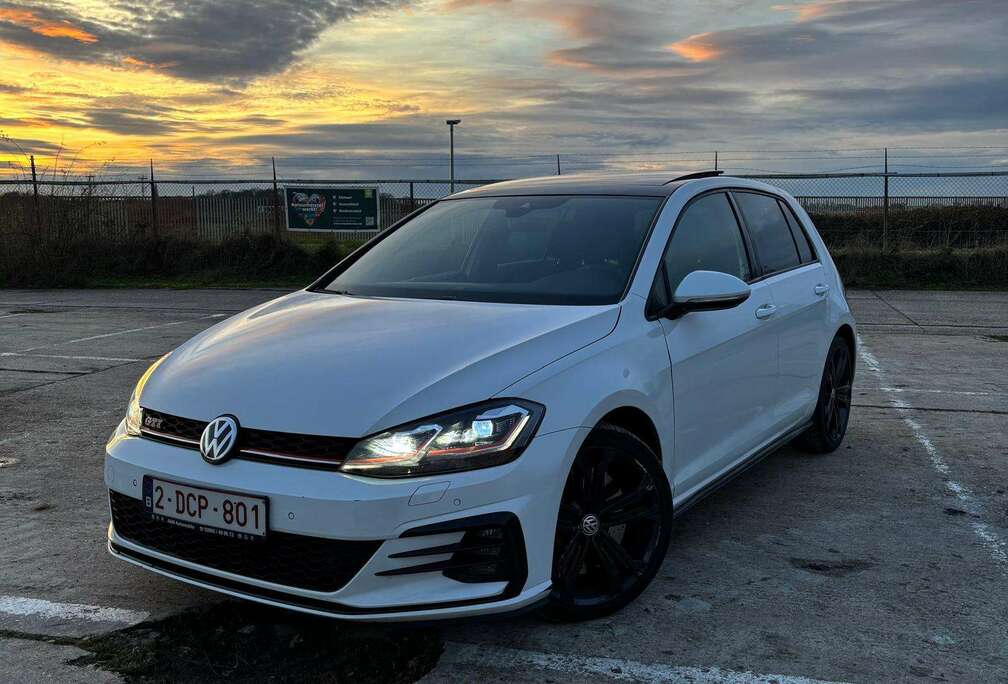 Volkswagen Golf GTI (BlueMotion Technology) DSG Performance
