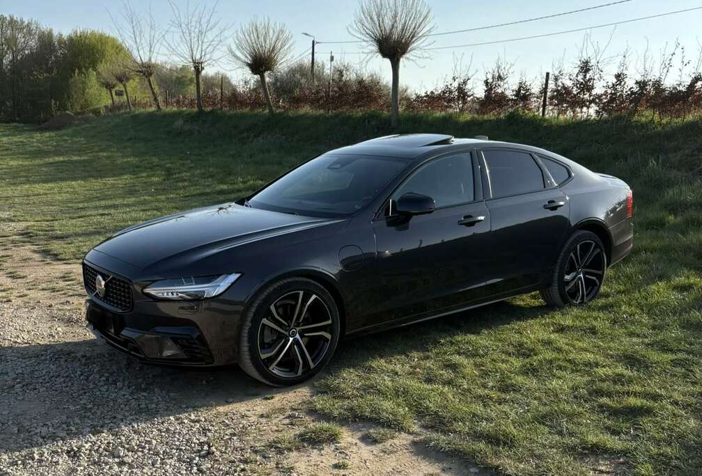 Volvo 2.0 T8 AWD PHEV Ultimate Dark