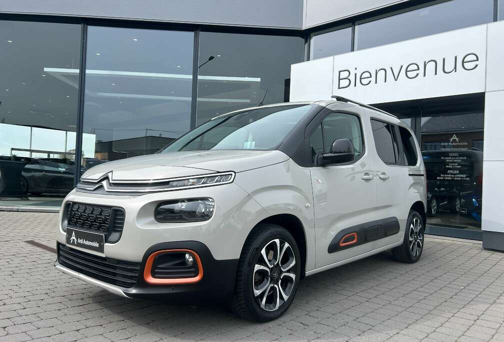 Citroen 1.5D XTR *GARANTIE*1ER PROPRIETAIRE*CARPLAY*TOIT PANO*
