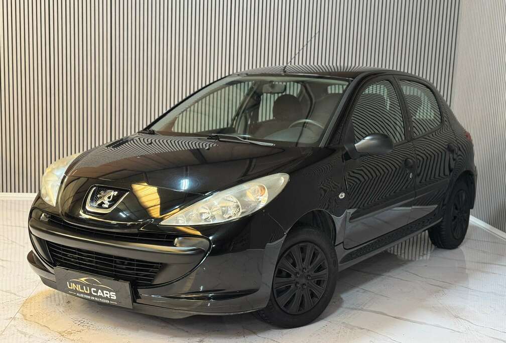 Peugeot 206  1.1i Trendy