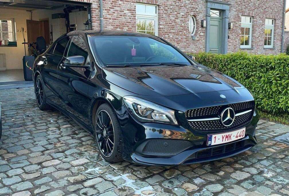 Mercedes-Benz CLA 180 AMG Line