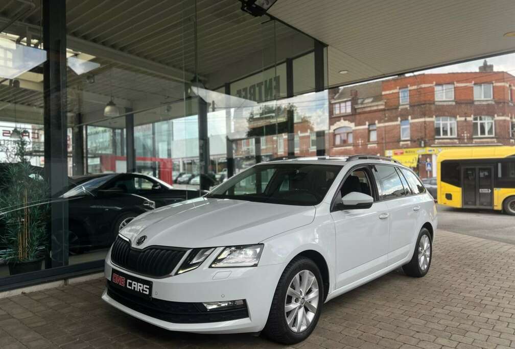 Skoda Break 1.6 TDi AUTOM. BIXENON-TOIT PANO-GPS-GAR 1AN