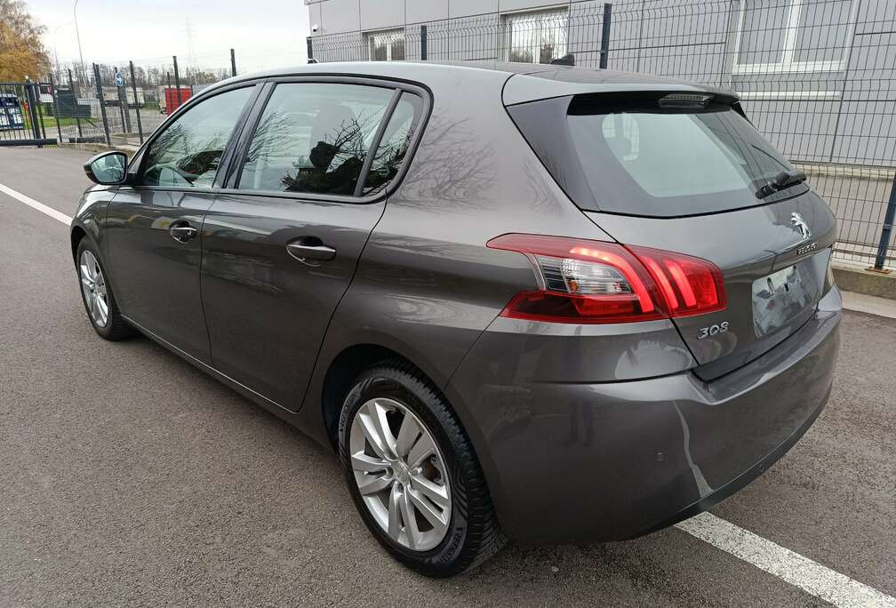 Peugeot 308 1.2 essence Active (EU6.2)
