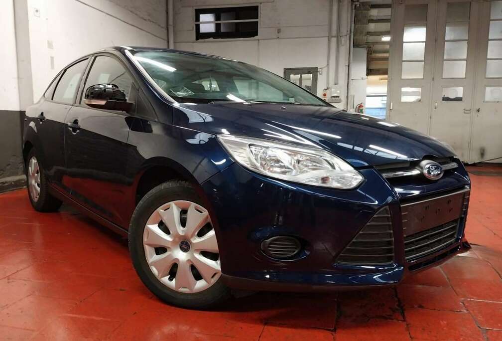 Ford 1.6i Ti-VCT Ambiente * AC * 212 € X 48 / Mois