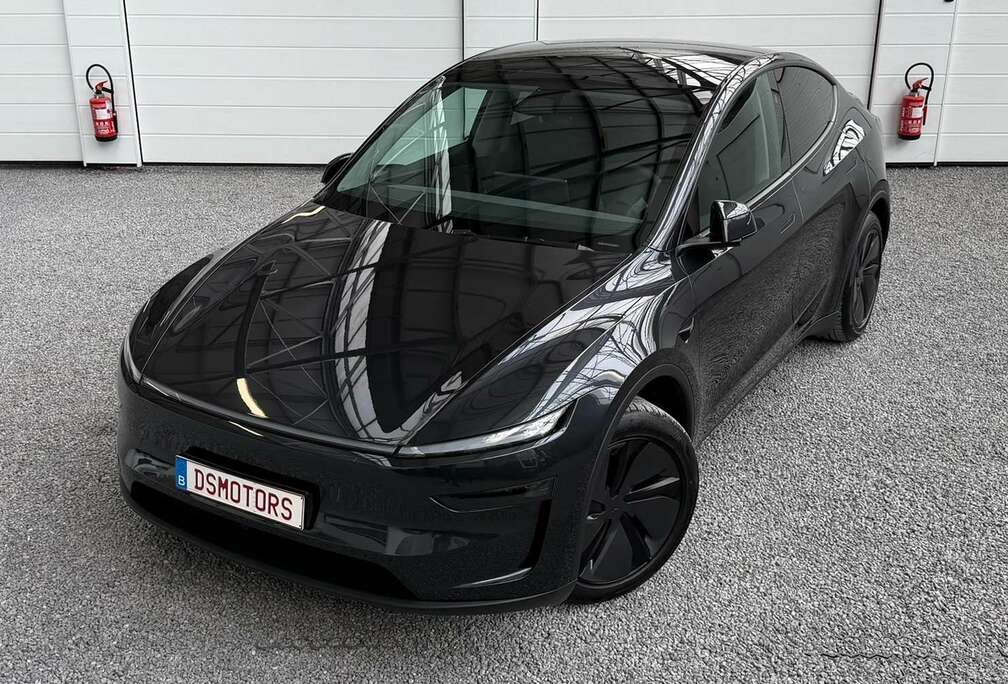 Tesla Juniper RWD  Stealth Grey  Premium versie met panoramisch dak  BTW wagen  * GERESERVEERD *