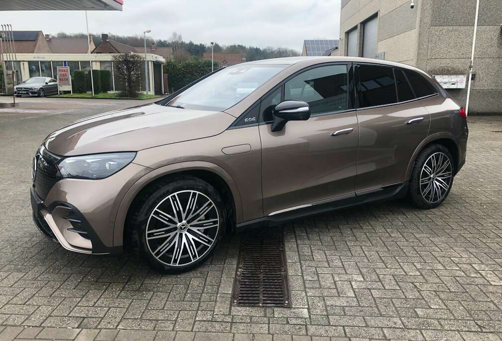 Mercedes-Benz EQE 300 SUV  AMG Line edtion  Airmatic Sfeerverlichting  360  camera  Panoramiscch schuifdak  Directiewagen