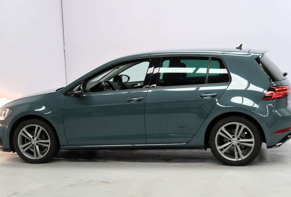 Volkswagen Golf 1.0 TSI OPF R-Line