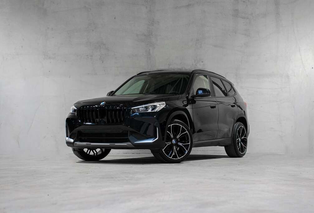 BMW M PACK 20’  FULL BLACK  CARPLAY  LED