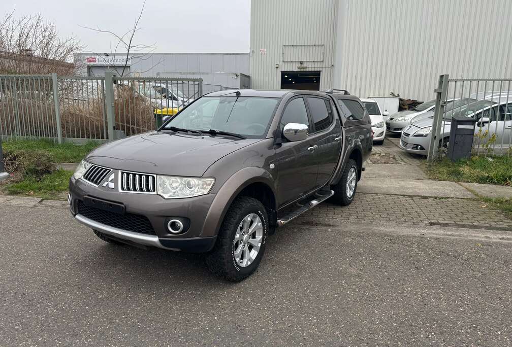 Mitsubishi L 200 2.5 DI-D 4WD Intense+