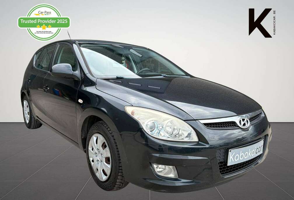 Hyundai 1.6i 16v Lounge / Boite Automatique / USB - MP3 / Garantie 12 Mois