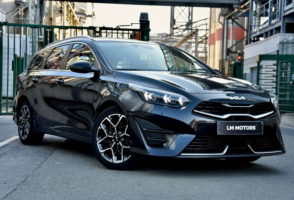 Kia Ceed SW 1.4 T-GDi ** GT-LINE ** 38 000Km ** PANODAK **