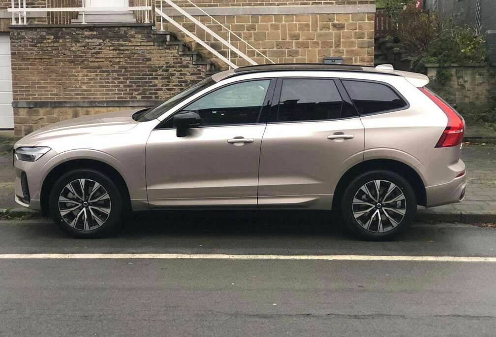 Volvo XC60 2.0 B4 MHEV AWD Plus Dark