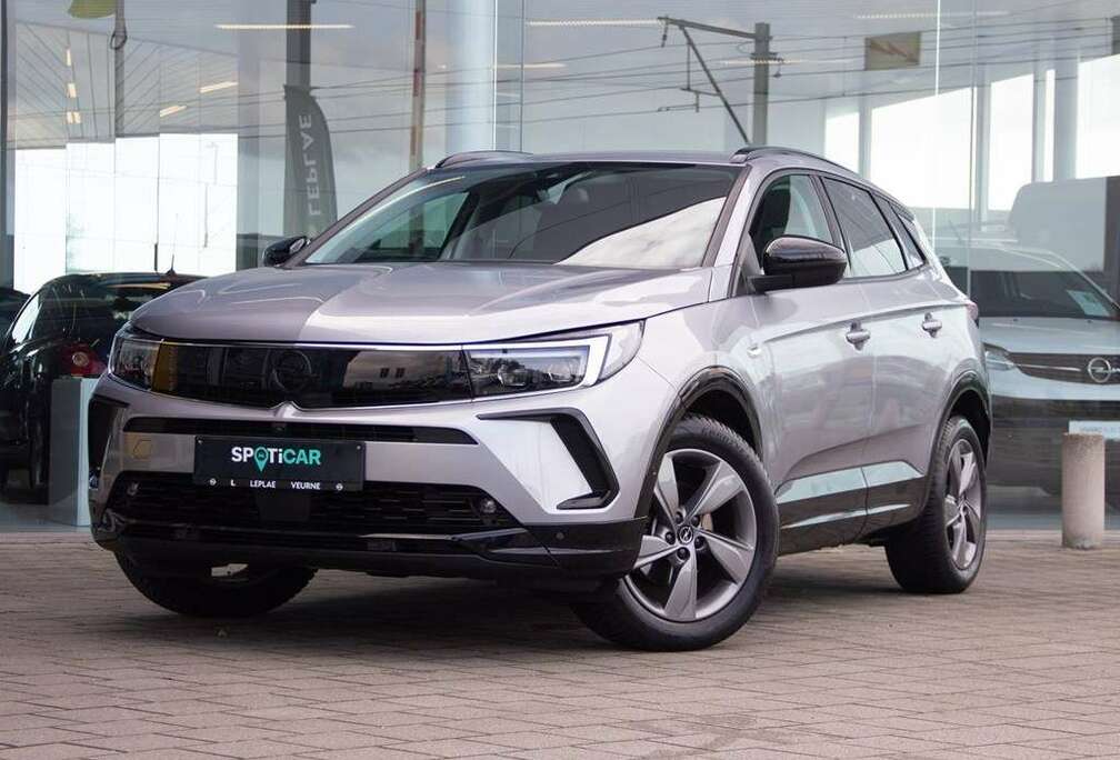 Opel GS 1.2T MT6 130PK GPSELEK KOFFERCAMERA24 MAAND