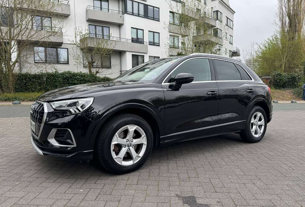Audi Q3 35 TFSI  S tronic (Boîte Auto) 110 KW  Cuir GPS Toit Ouvrant 1er Prop   Garantie ( 1 An )