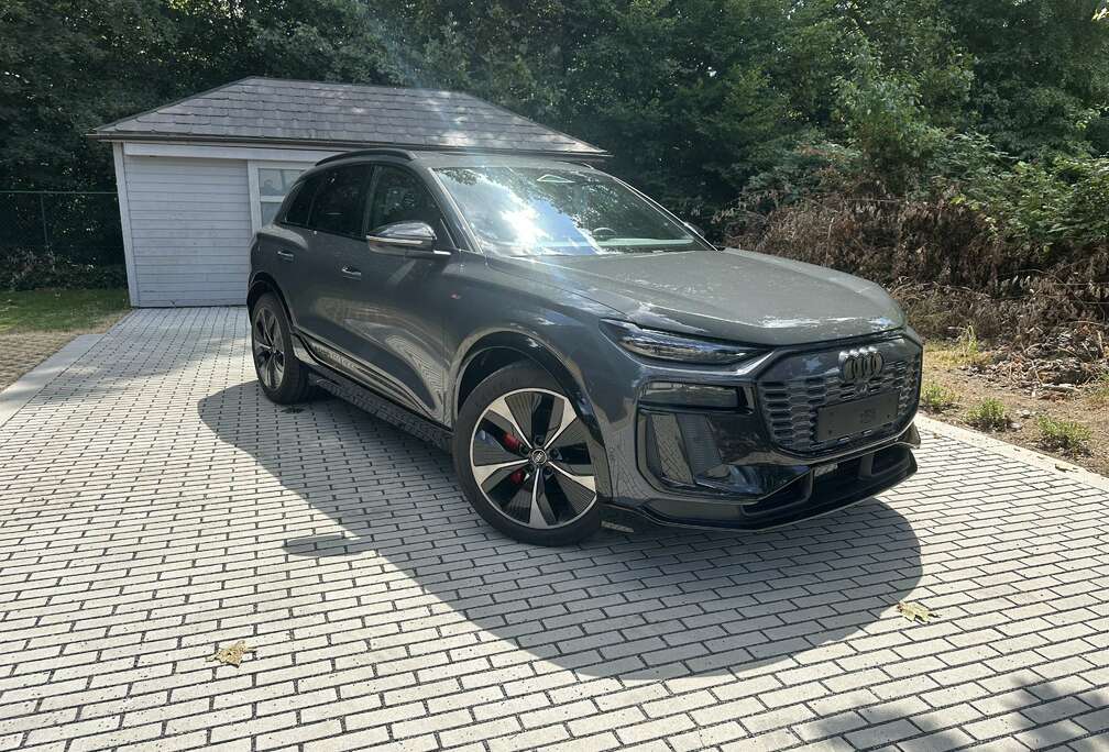Audi 100 kWh 55 Quattro Edition one grey