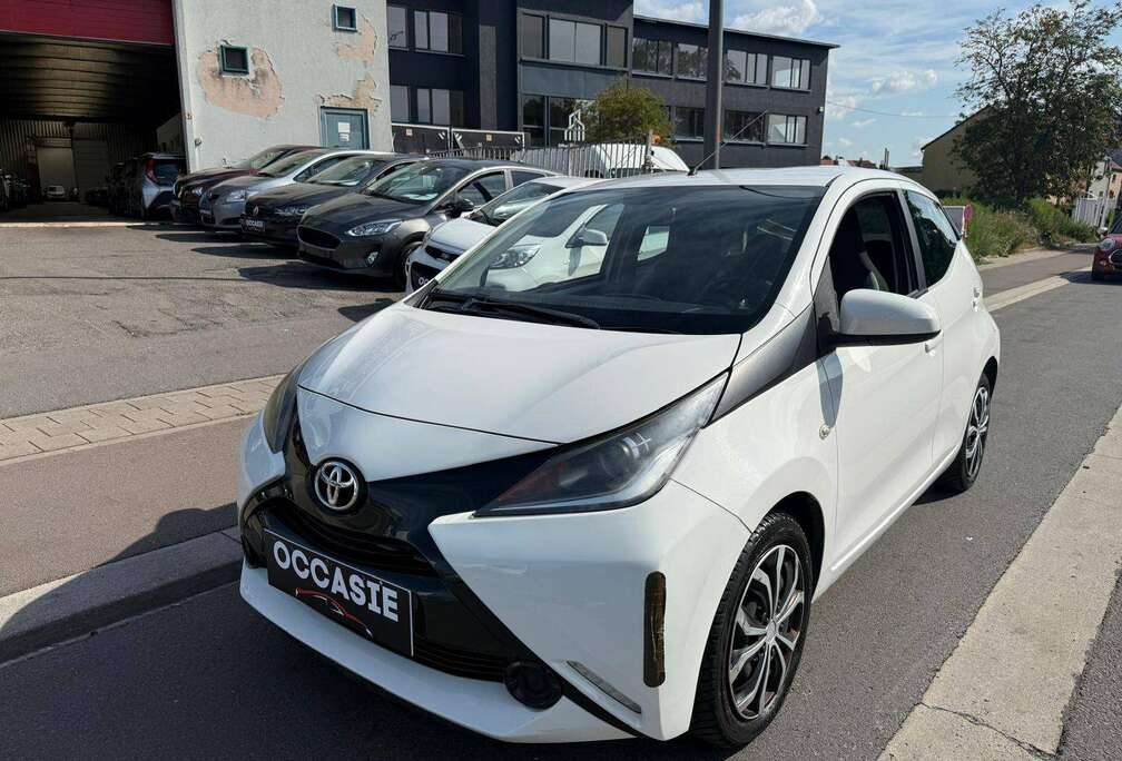 Toyota Aygo 1.0i VVT-i x-play and pack x-music
