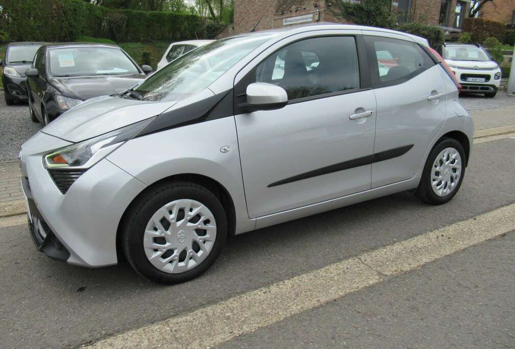 Toyota GPS Apple/Android carplay/caméra/clim/bluetooth