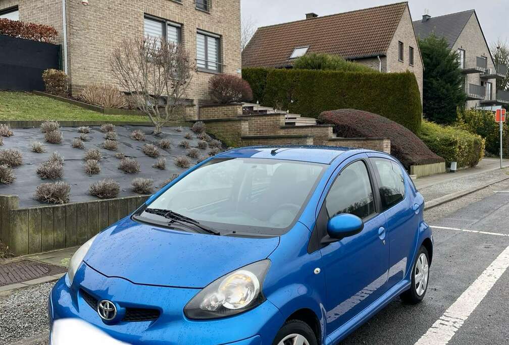 Toyota 1.0i VVT-i City Essence