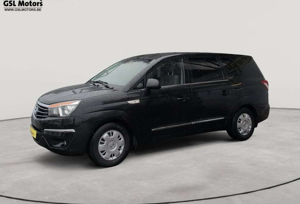 SsangYong 2.2XDi 2WD 7 places 01/17 -noir metal-airco/radio