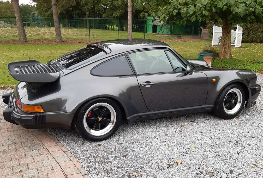 Porsche 911 Turbo (930)