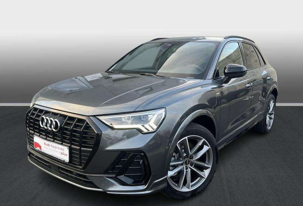 Audi Audi Q3  S line 45 TFSI e  180(245) kW(ch) S troni