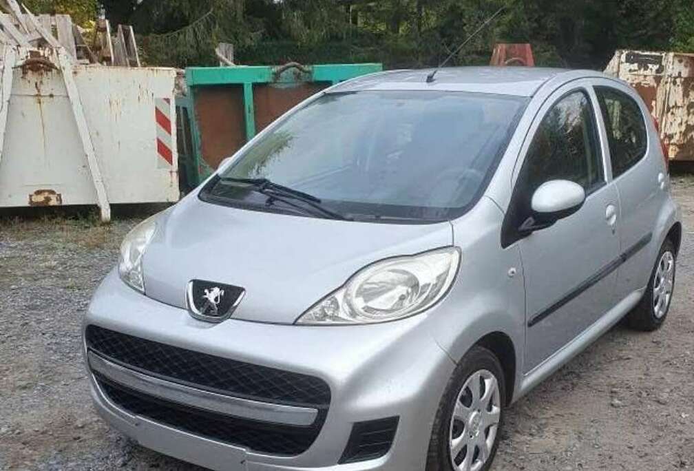 Peugeot 1.0e 12V 68ch BLUE LION Active