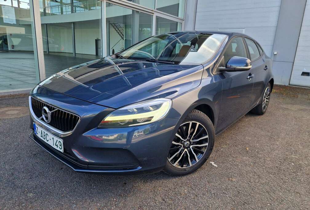 Volvo V40 2.0 T2 Black Edition GPF (EU6d-TEMP)