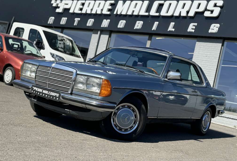 Mercedes-Benz AUTO / OLDTIMER / TOIT OUVRANT / EXCELLENT ETAT