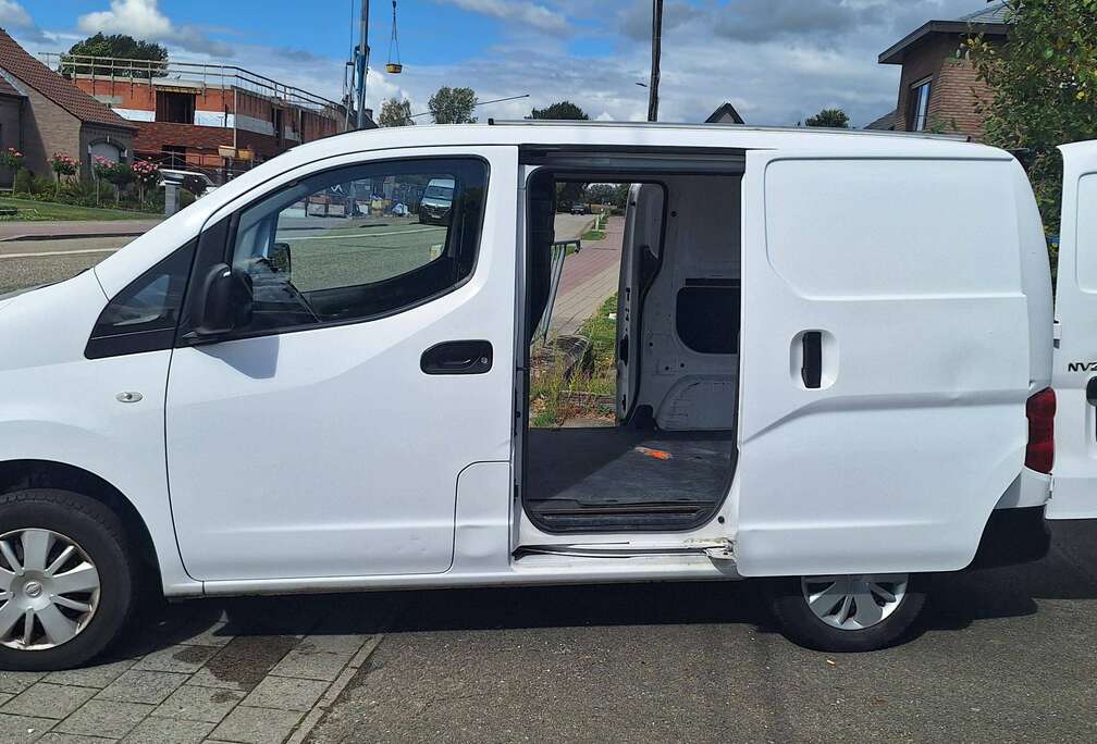 Nissan NAVI-CAMERA-KLIMA