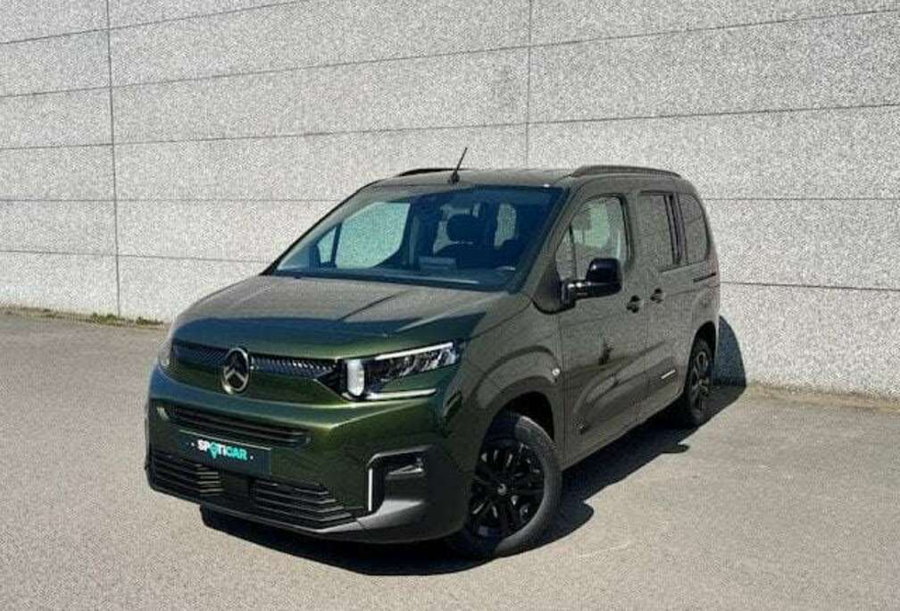 Citroen *CAR PLAY*CAMERA* 1.2 BENZ 110 PK PLUS