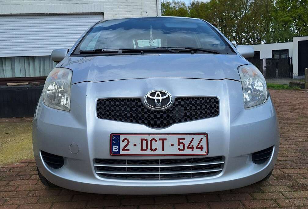 Toyota Yaris 1.3 VVT-i Sol