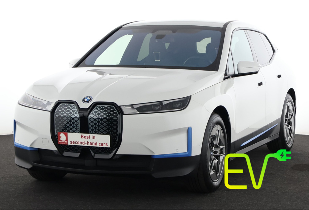 BMW XDRIVE 40 76.6 kWh + A/T + GPS + LEDER + CAMERA +