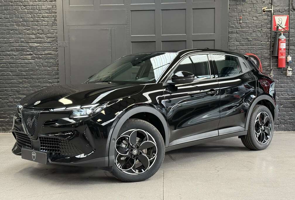 Alfa Romeo Junior 1.2 VGT Ibrida