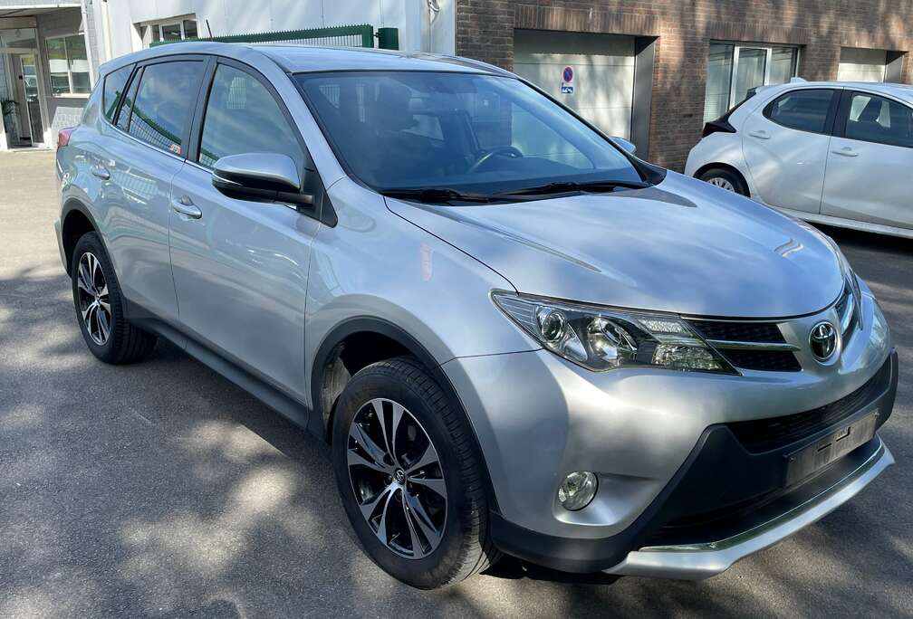 Toyota 2.0 D-4D 1 ER PROPRIETAIRE  CARNET COMPLET   NAVI CLIMA CAMERA JANTES ...