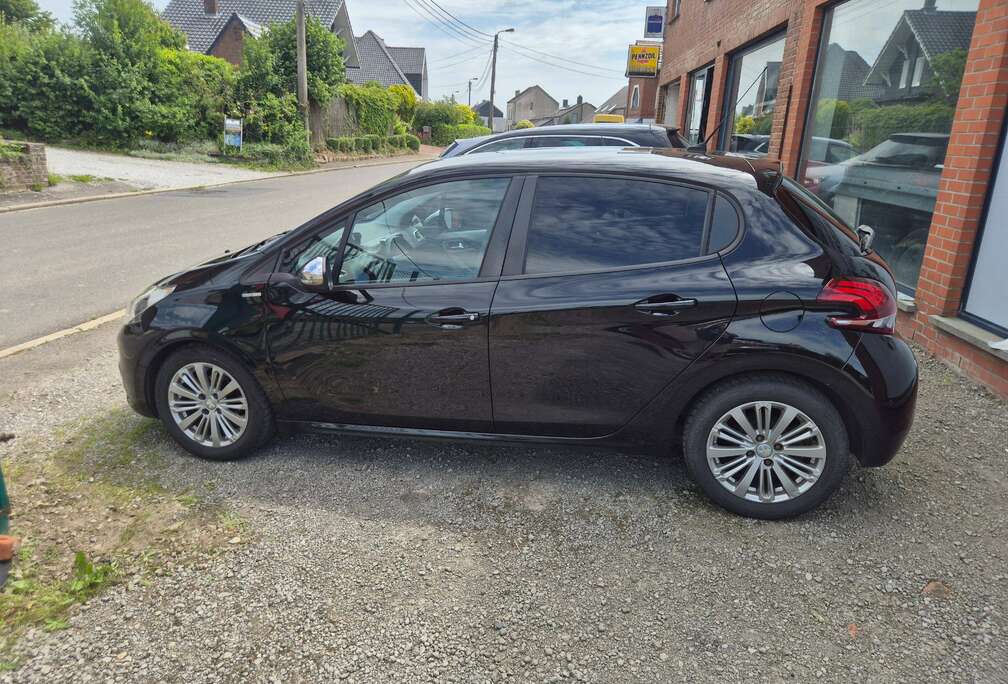 Peugeot 208 1.6 BlueHDi Style