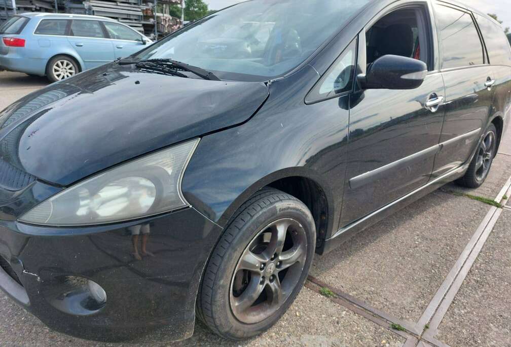 Mitsubishi AUTOMATIC 2.4 ESSENCE- 7PL EXPORT