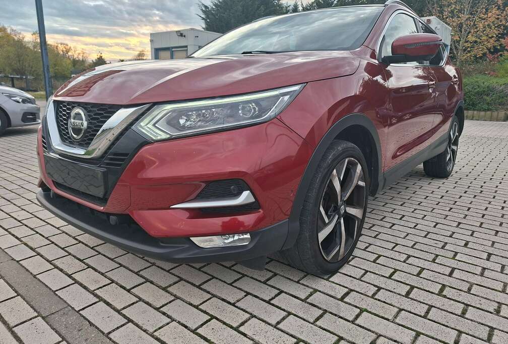 Nissan Qashqai 1.2  Metaaldelen in motor  Turbo lawaai