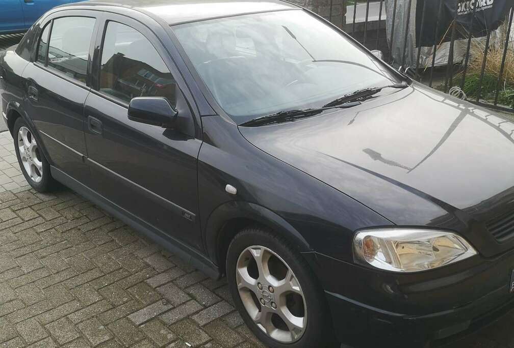 Opel 1.6i XE 16v Sport