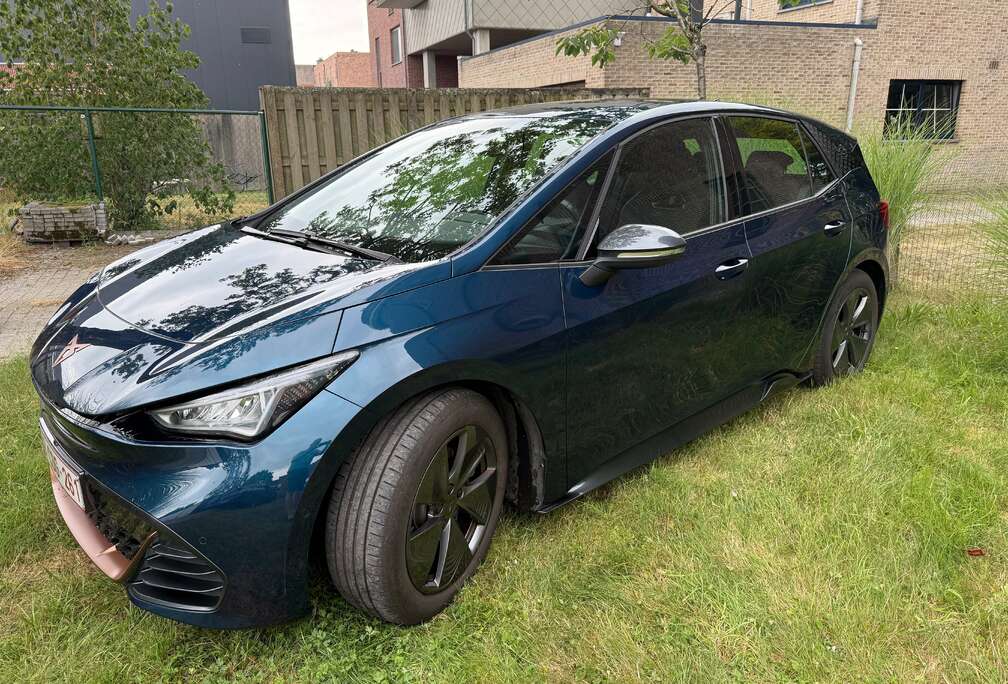 Born 58 kWh 204Pk