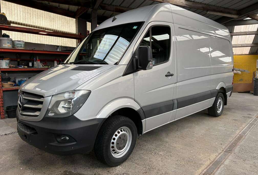 Mercedes-Benz 319 3.0L v6 full options !