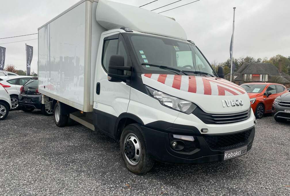 Iveco 35-c14/100KW/136 CH/ CHASSIS LONG/CLIMATISATION