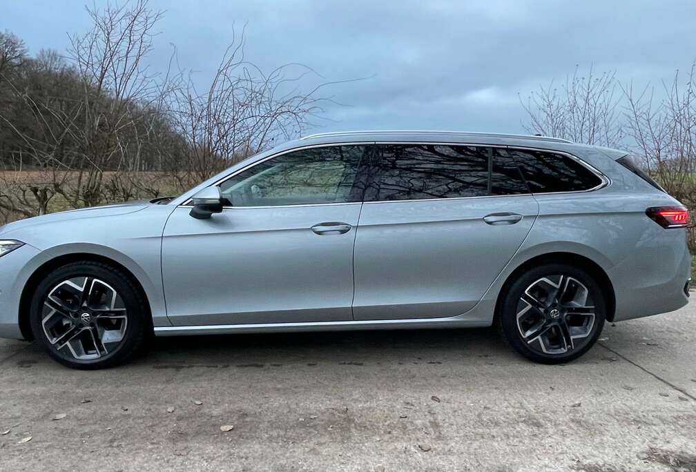 Volkswagen Passat Variant 1.5 eTSI Elegance Business OPF DSG