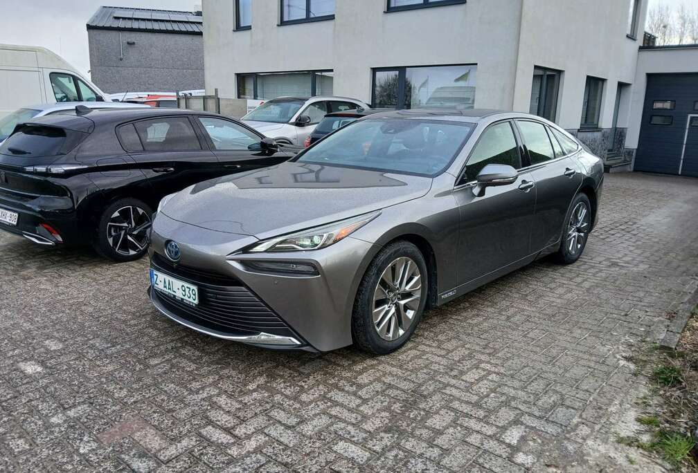 Toyota in zeer goede staat als nieuw, prijs BTW incl.