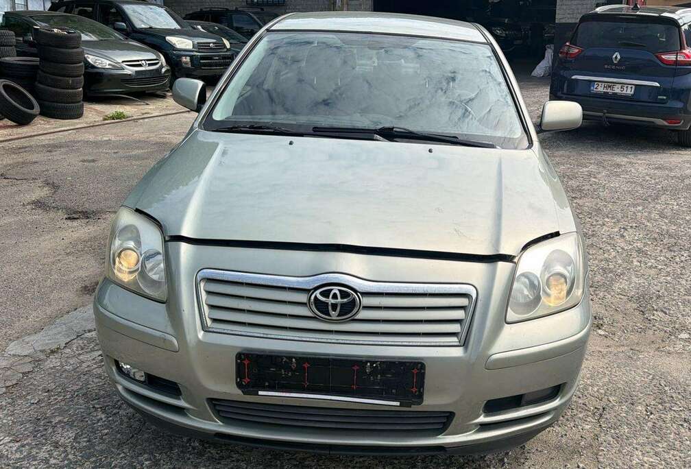Toyota Avensis 1.8i VVT-i 16v Linea Luna