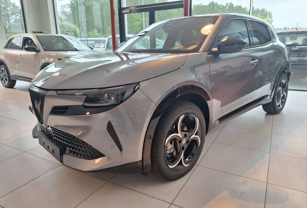 Alfa Romeo Junior 1.2 Turbo Hybrid Ibrida Ti Ti