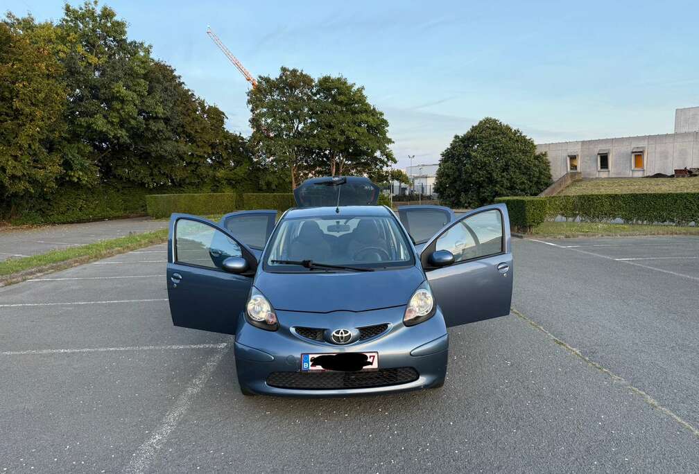 Toyota 1.0i VVT-i Blue