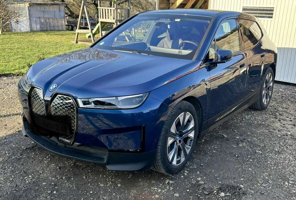 BMW 76.6 kWh xDrive40