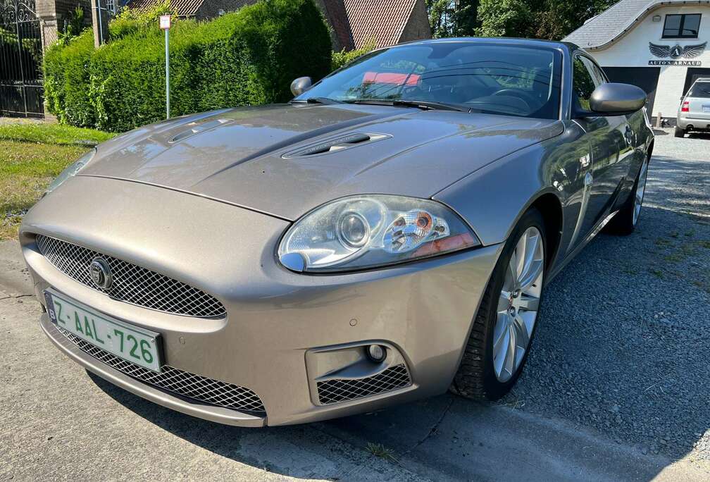 Jaguar 2 OWNER 490 HP 680 NM FAST CAR