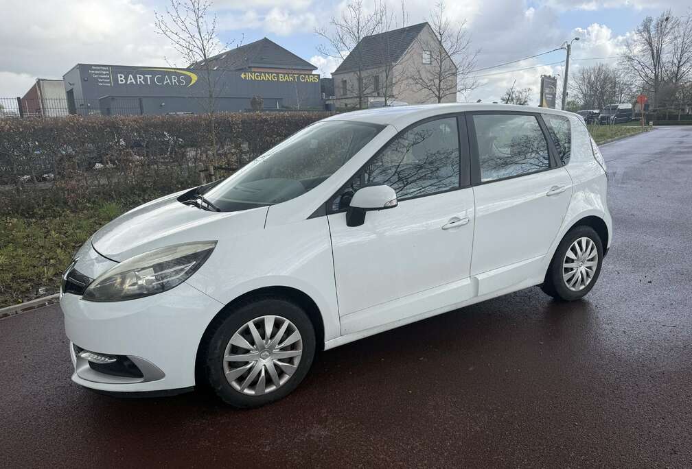 Renault Mégane SW 1.5 dCi met werk