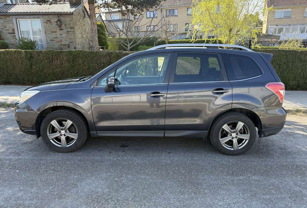 Subaru 2.0 D / 4x4 \\ Full Option / 0498156435